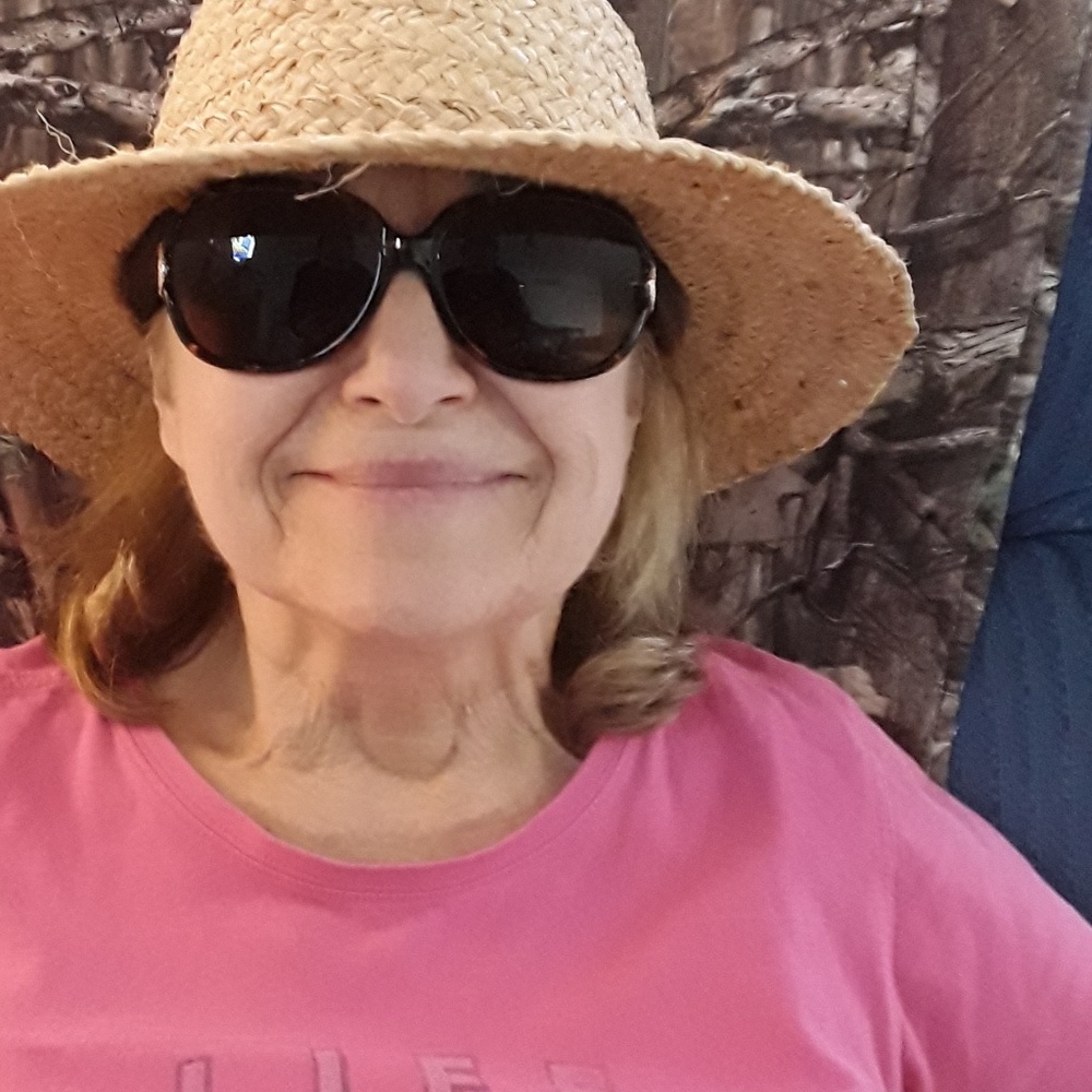 Meet your Posher, Santa Marie